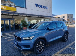 VOLVO XC40 T3 MOMENTUM PRO VOLVO XC40 T3 MOMENTUM PRO